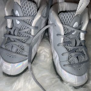 Used toddler Nike Posite One size 6c